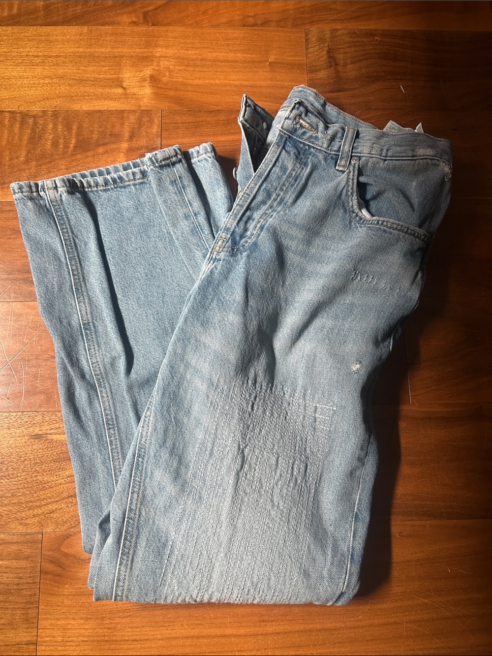 Zara Men's Light Wash Relaxed Denim Jeans